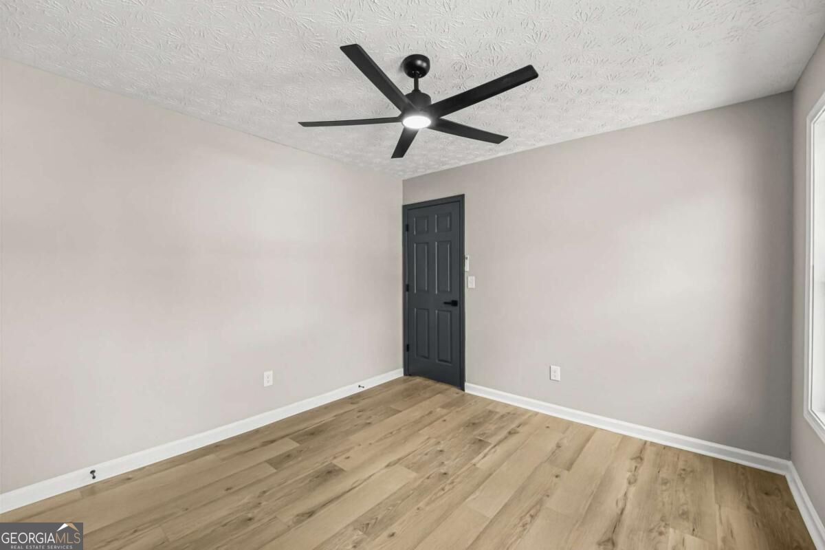 5607 Mayfair Crossing Drive Property Photo 29