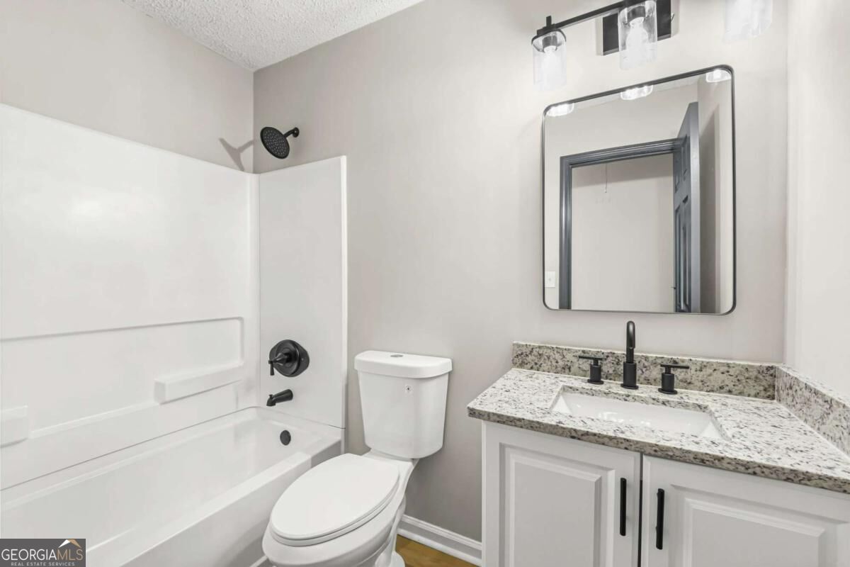 5607 Mayfair Crossing Drive Property Photo 32