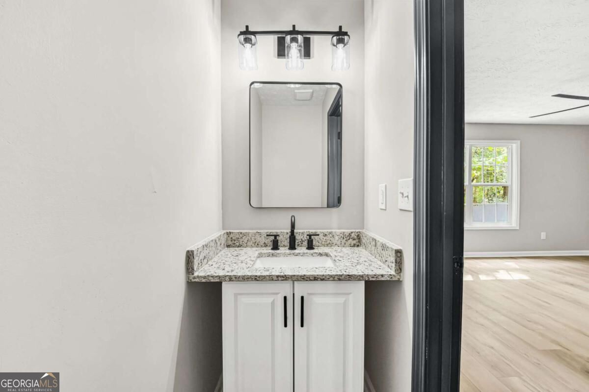 5607 Mayfair Crossing Drive Property Photo 33