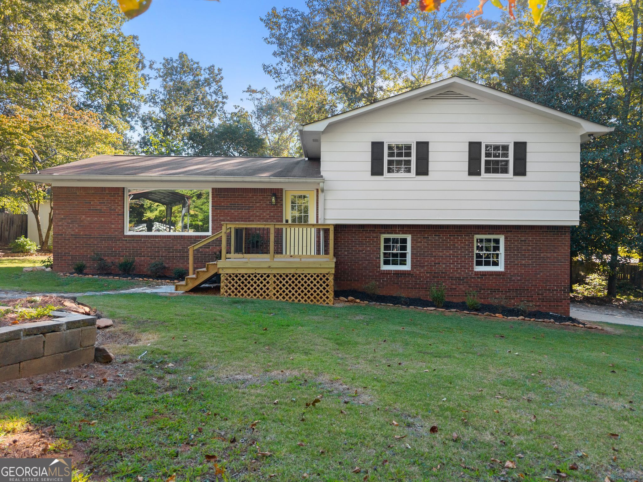 388 Sanders Street Property Photo 2