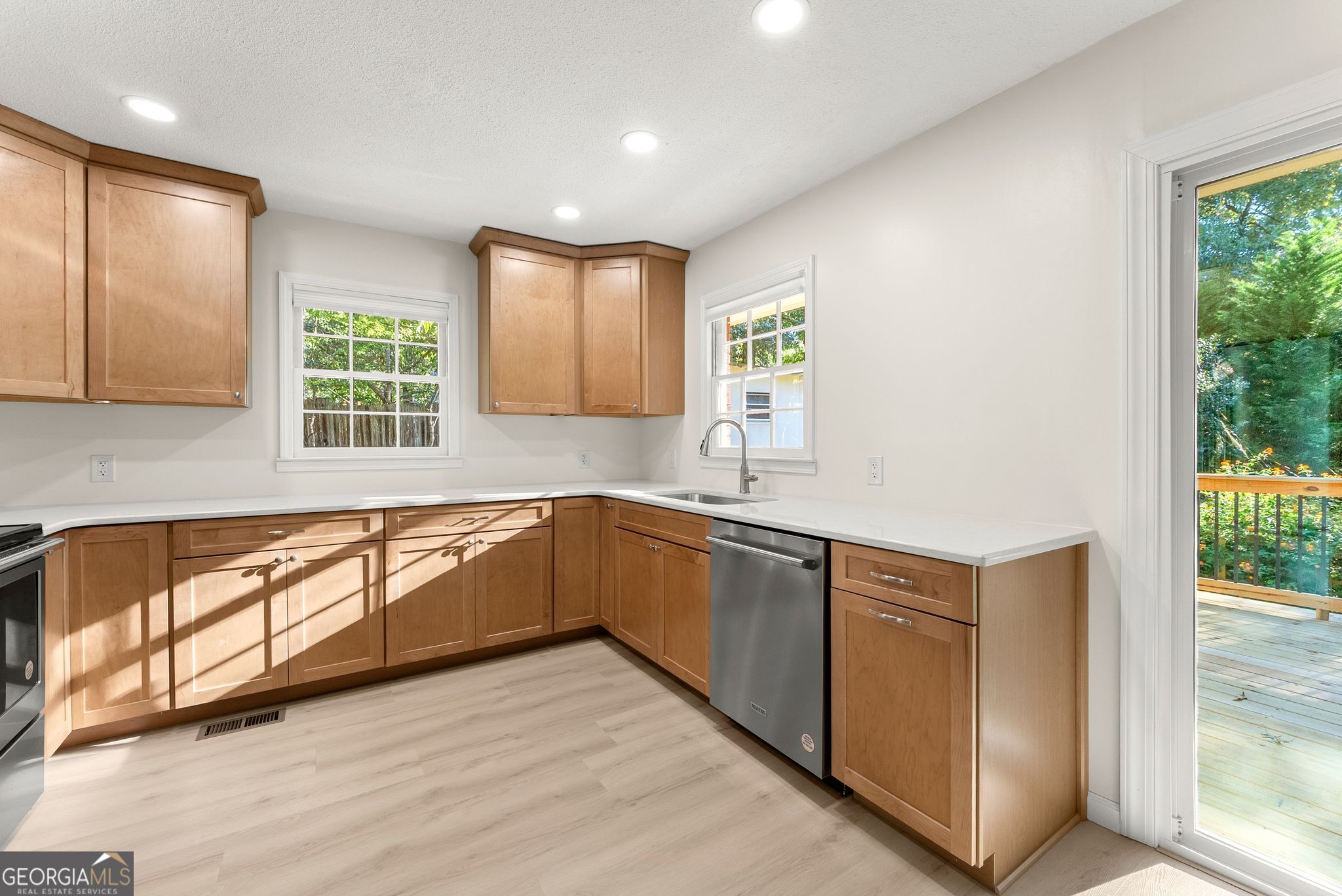 388 Sanders Street Property Photo 27