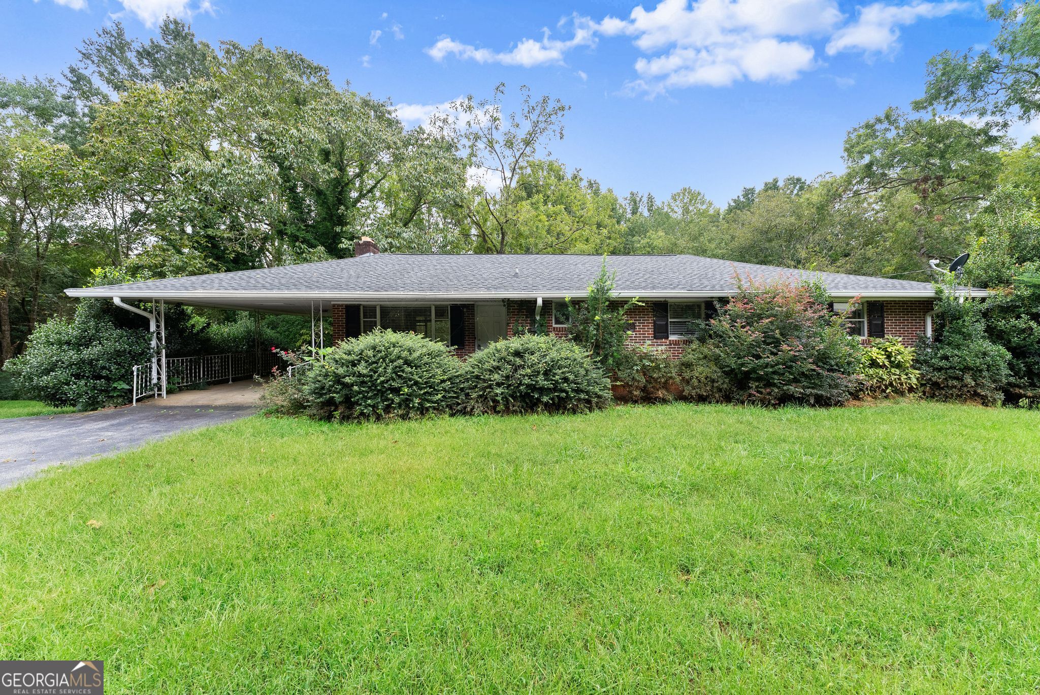 130 W Hood Street Property Photo 4