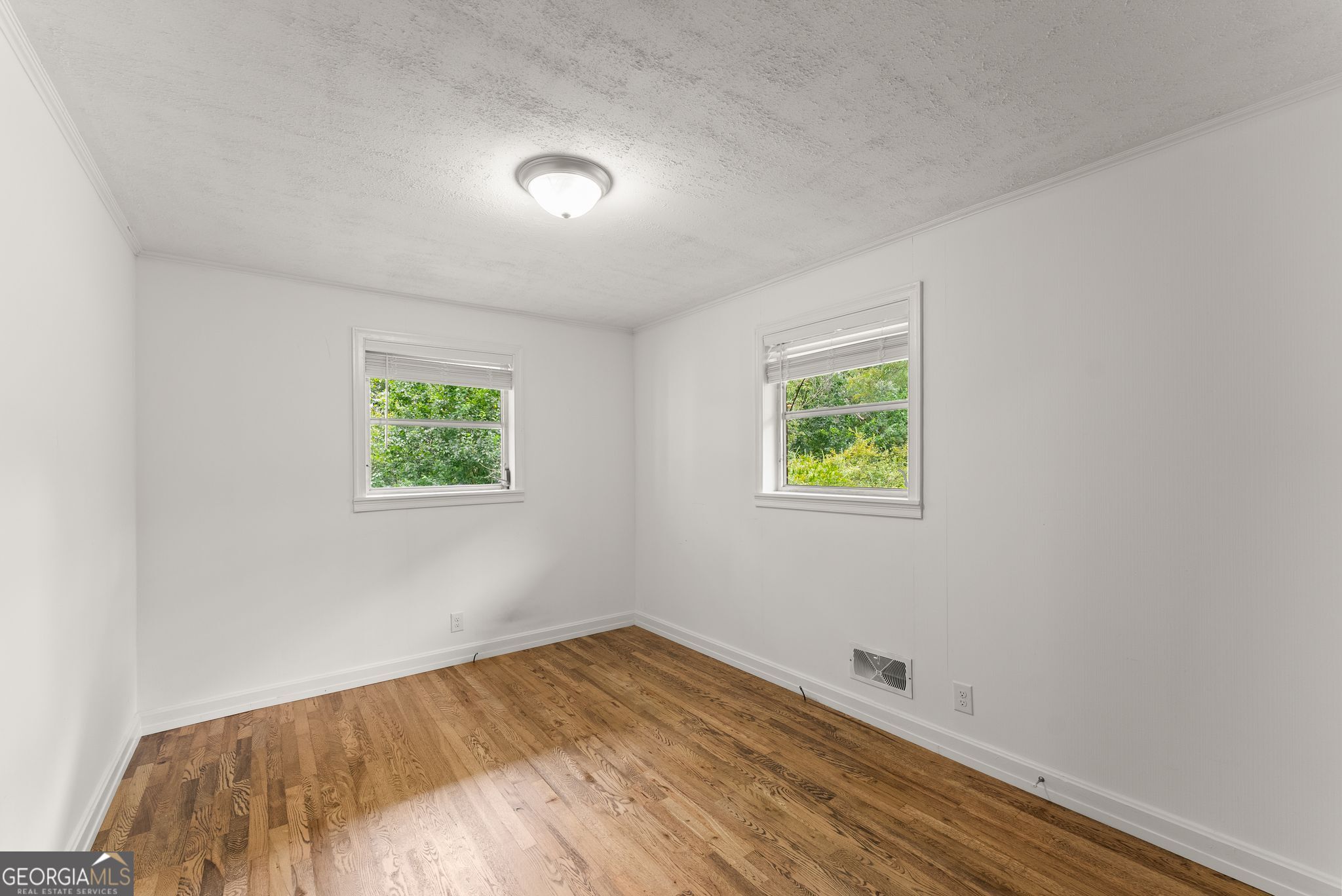 130 W Hood Street Property Photo 17