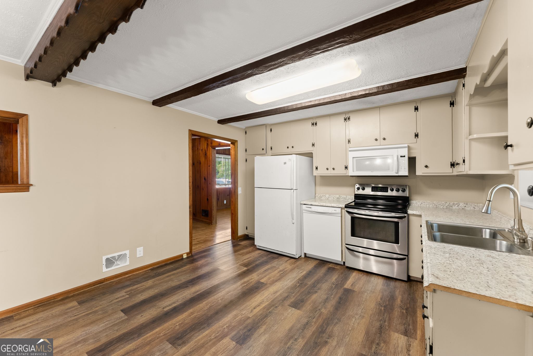 130 W Hood Street Property Photo 24