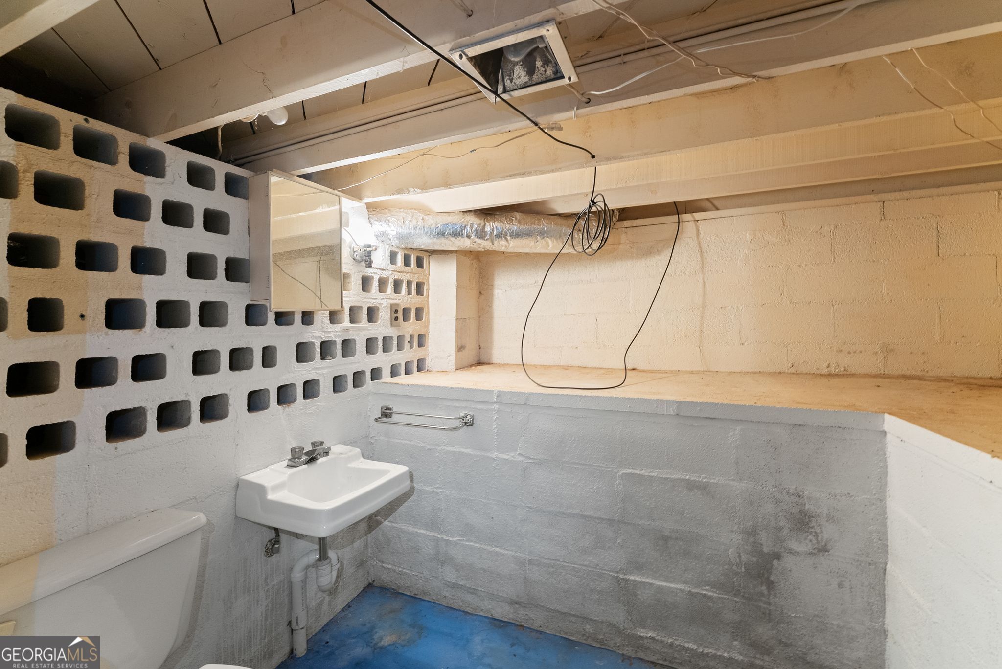 130 W Hood Street Property Photo 31
