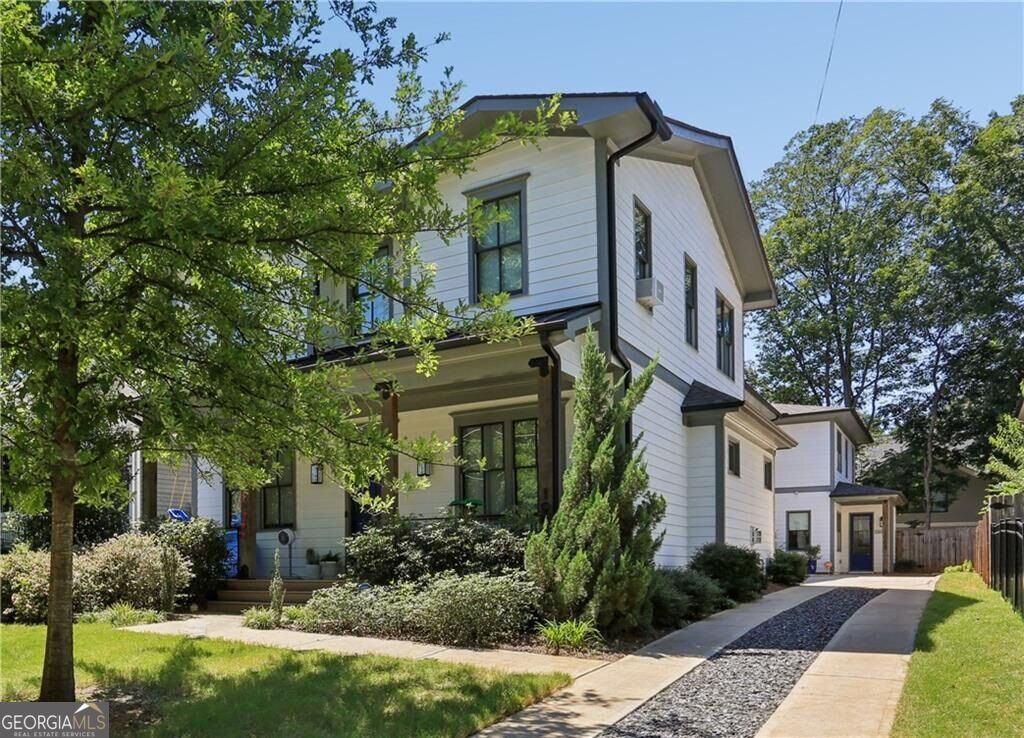 198 Hutchinson Street Ne # B Property Photo 1