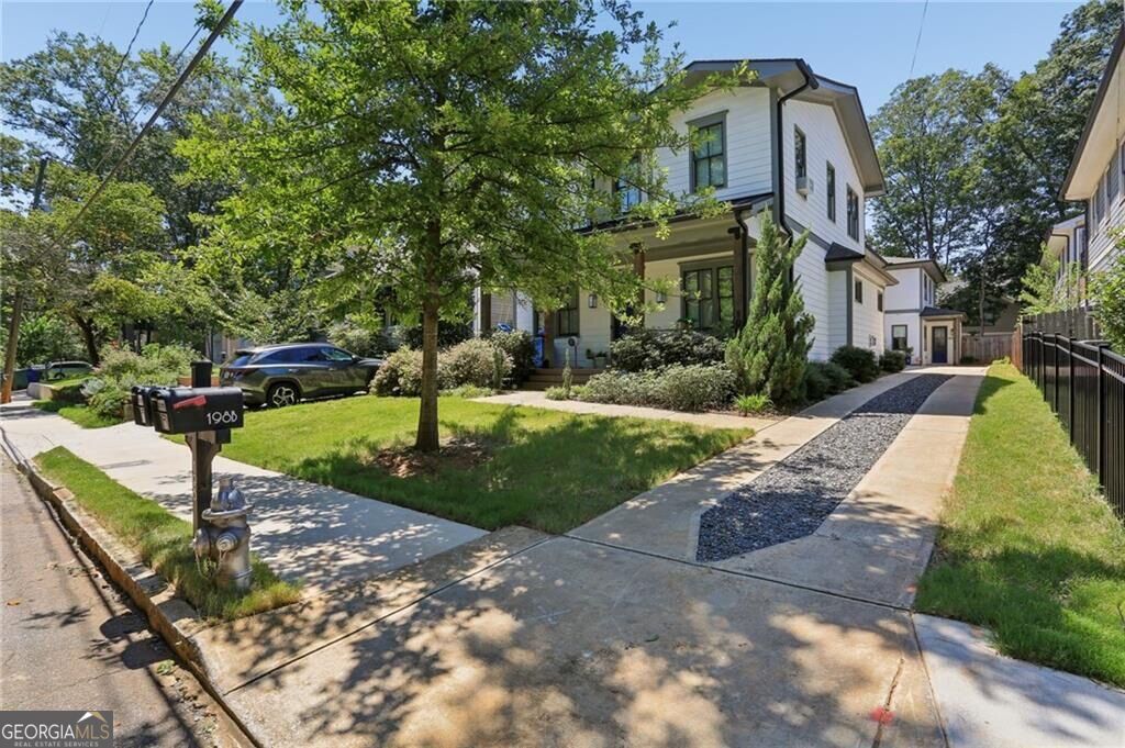 198 Hutchinson Street Ne # B Property Photo 2