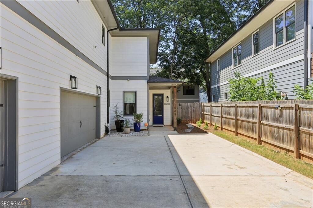 198 Hutchinson Street Ne # B Property Photo 36