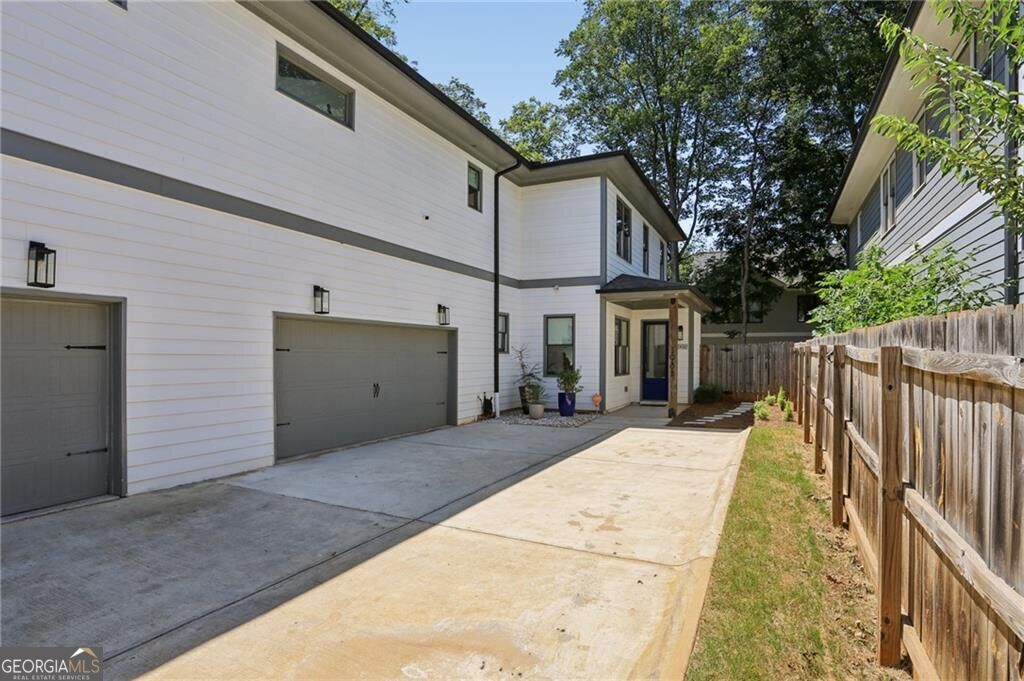 198 Hutchinson Street Ne # B Property Photo 38