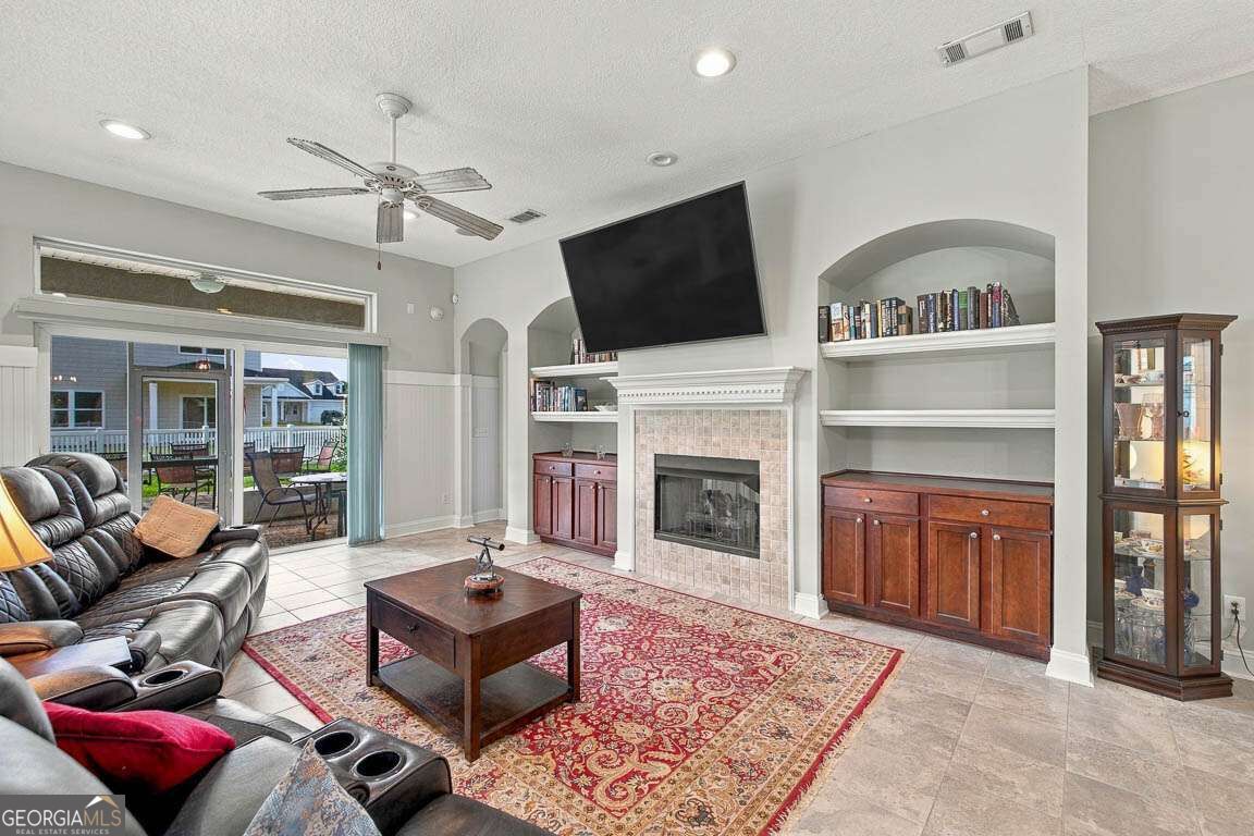 162 Majestic Oaks Drive Property Photo 8