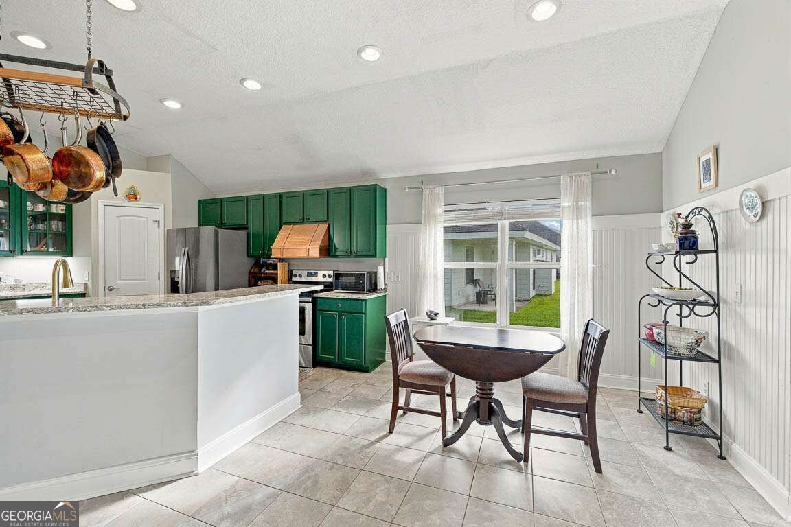 162 Majestic Oaks Drive Property Photo 11