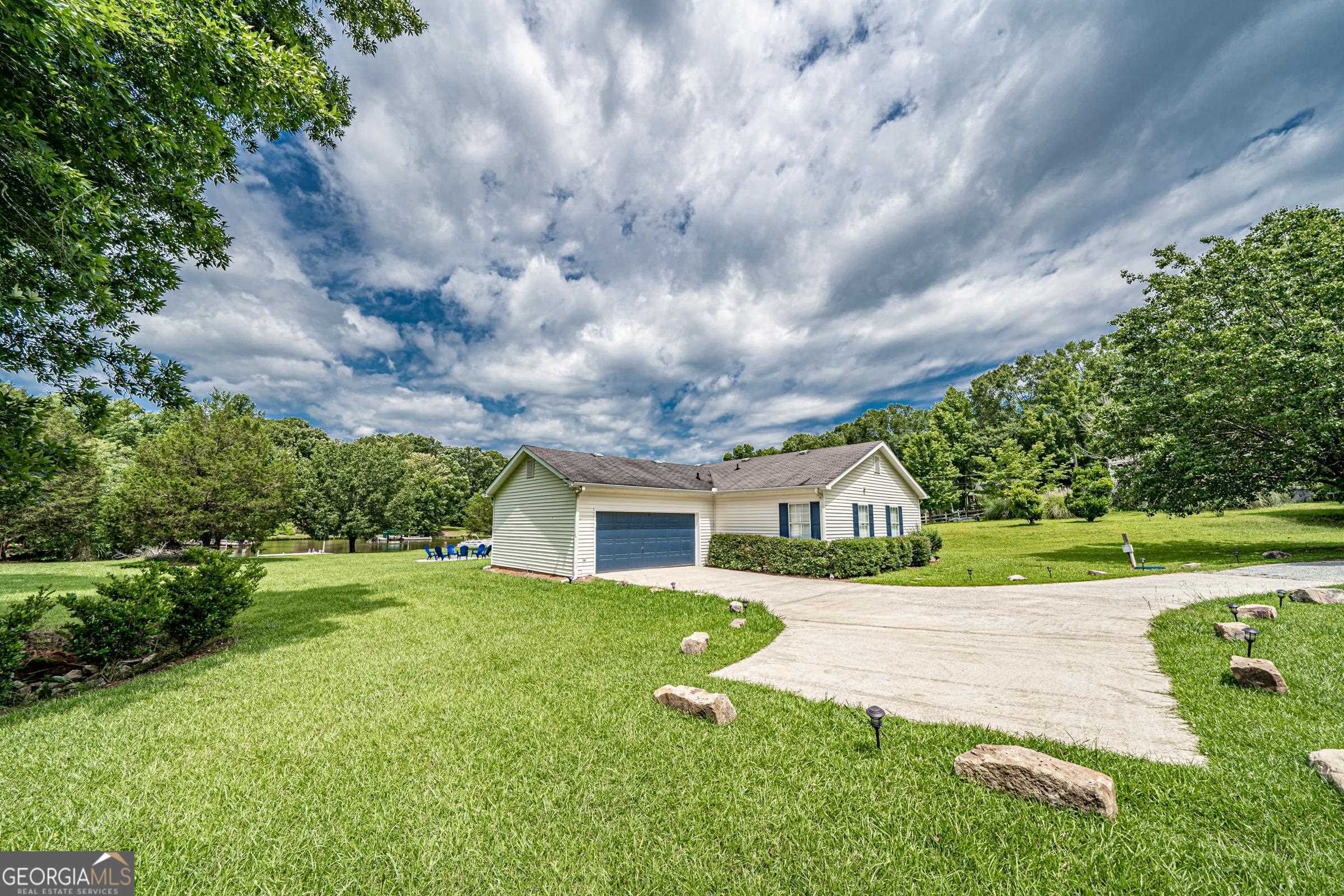 225 E River Bend Drive Property Photo 3