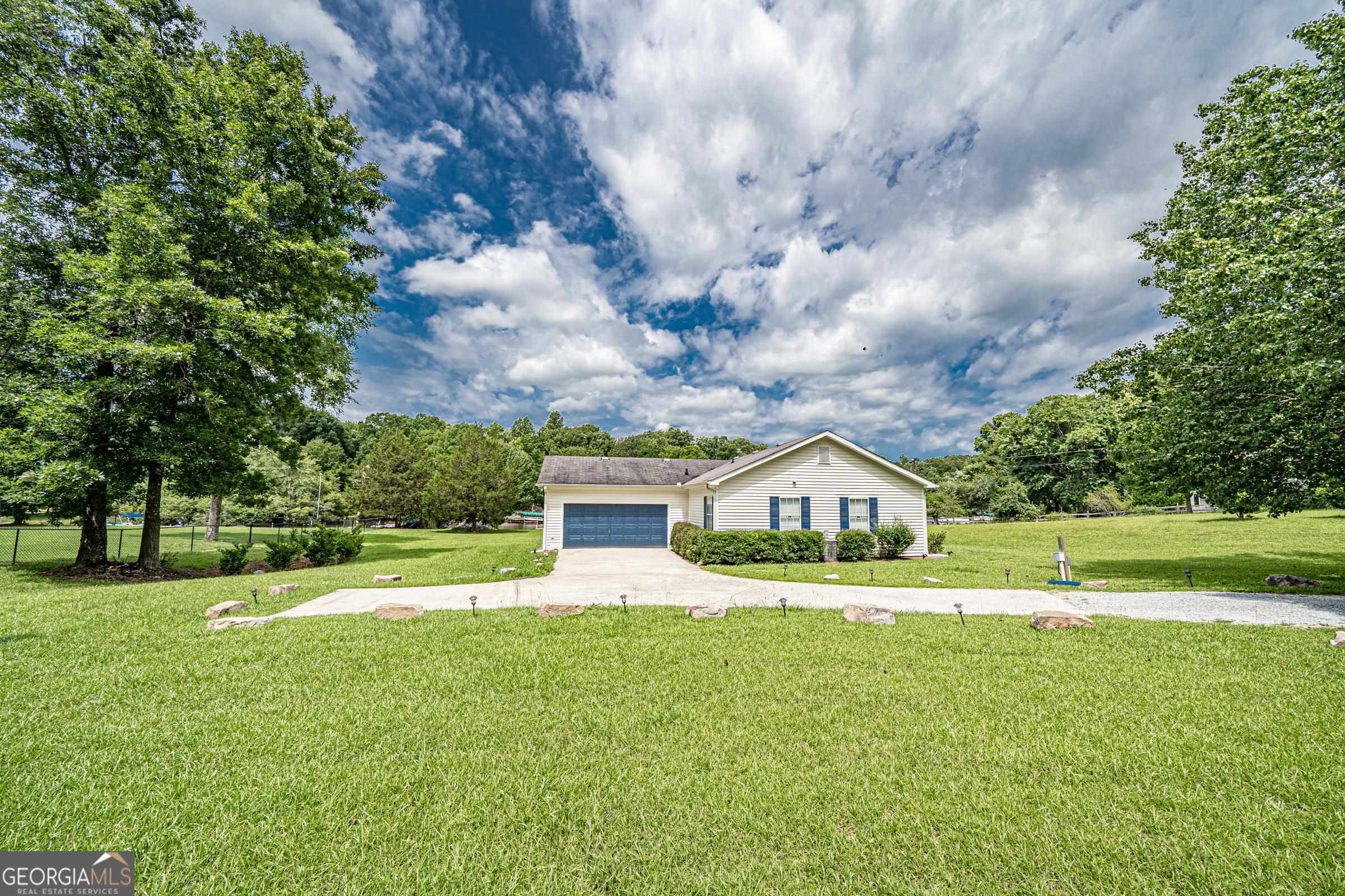 225 E River Bend Drive Property Photo 4