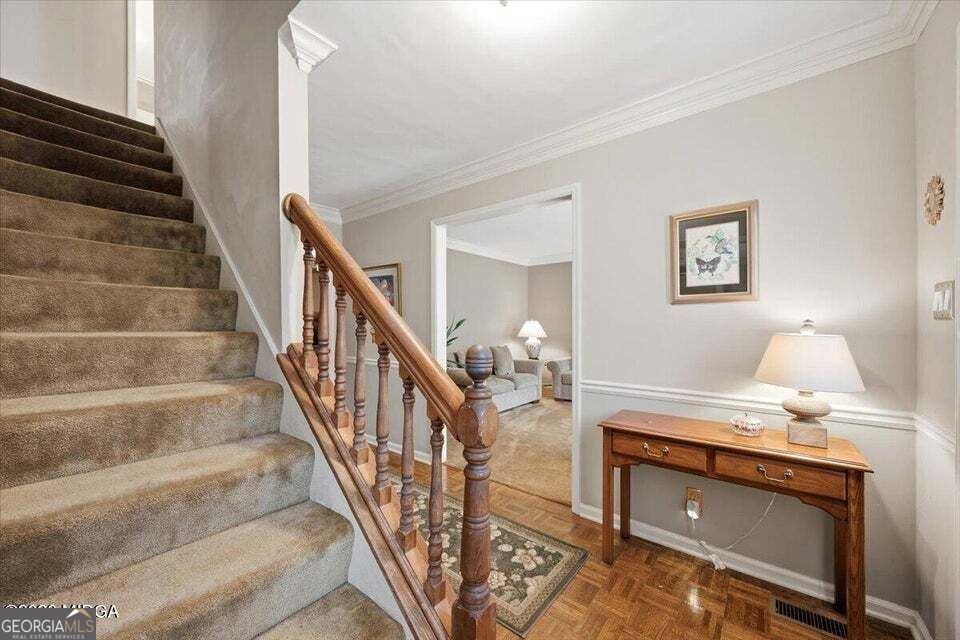 1301 Craddock Way Property Photo 2