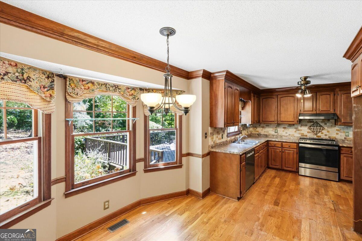 1301 Craddock Way Property Photo 39