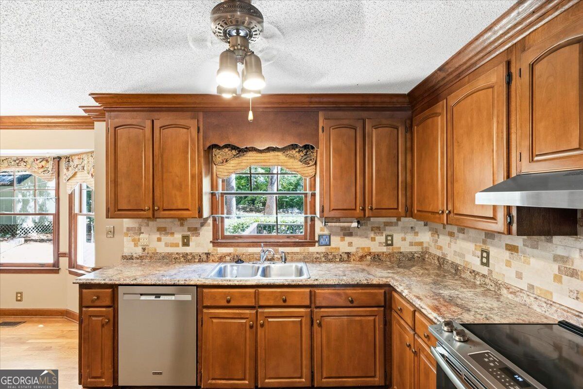 1301 Craddock Way Property Photo 41