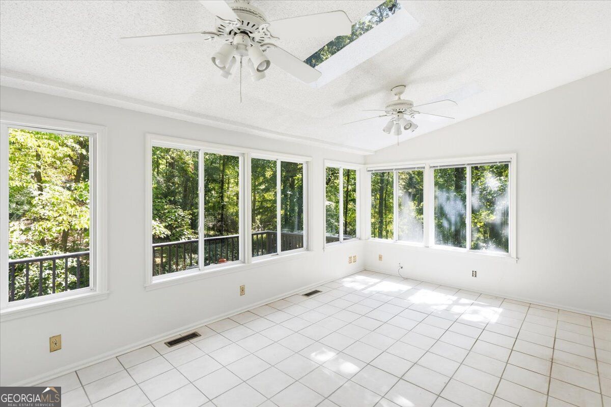 1301 Craddock Way Property Photo 45