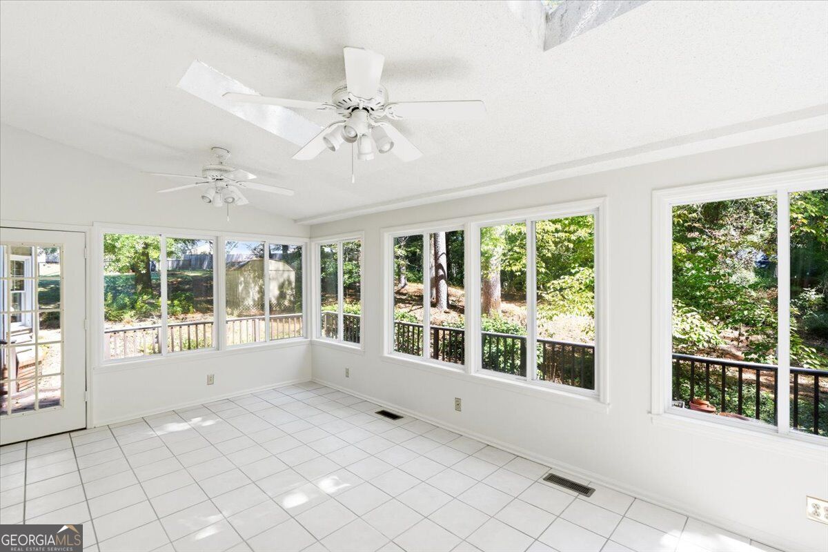 1301 Craddock Way Property Photo 46