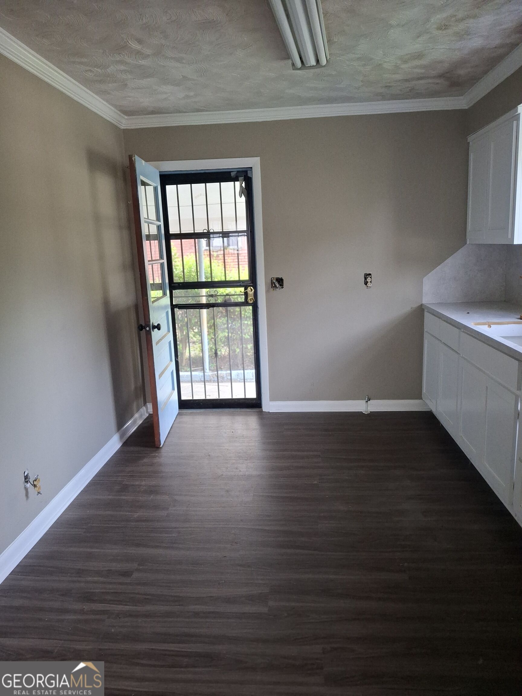 2916 Urban Avenue Property Photo 4