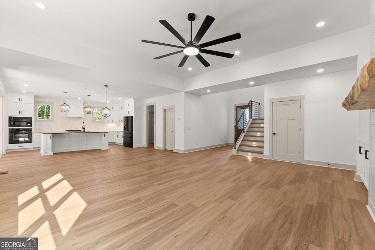 136 Lakeview Way Property Photo 14