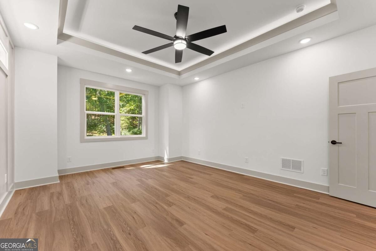 136 Lakeview Way Property Photo 35