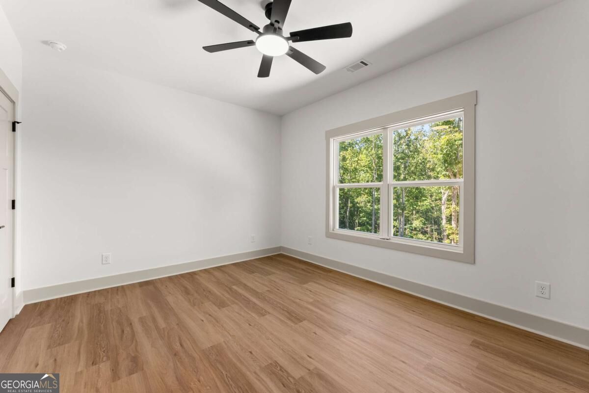 136 Lakeview Way Property Photo 43