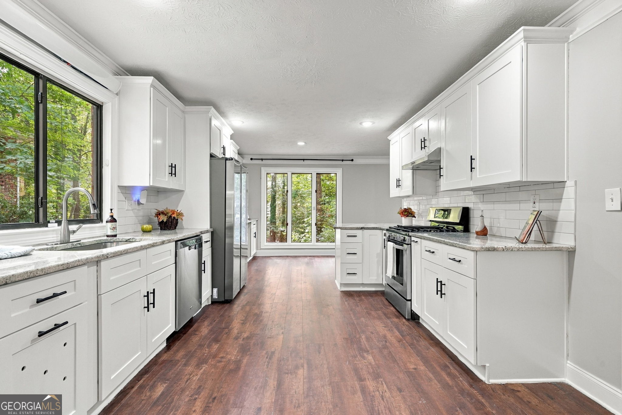 2936 Henderson Road Property Photo 15