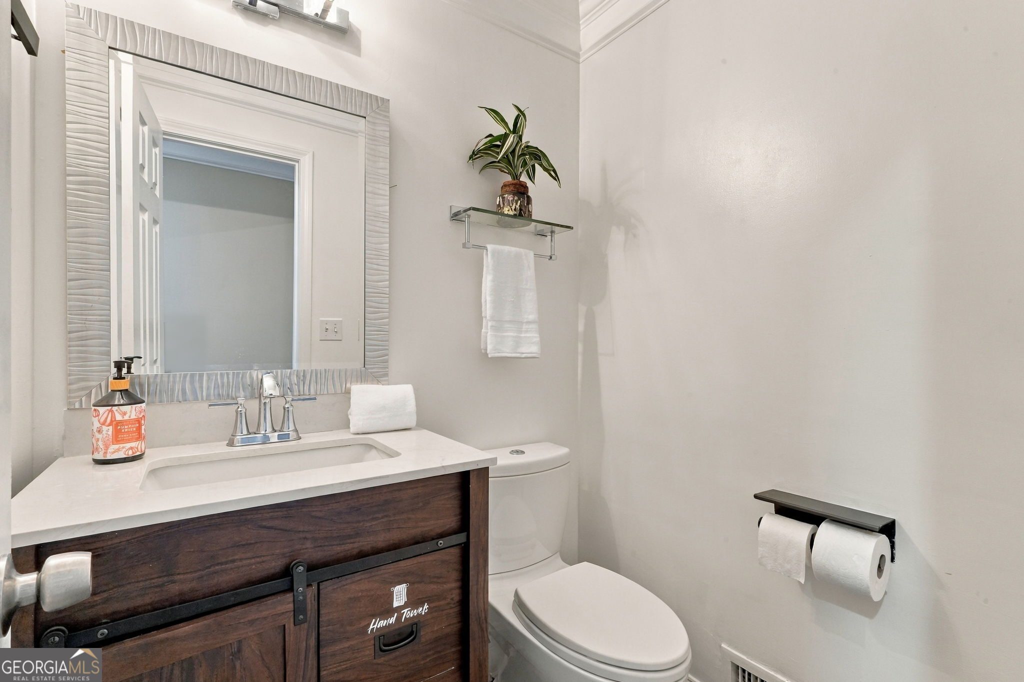 2936 Henderson Road Property Photo 24