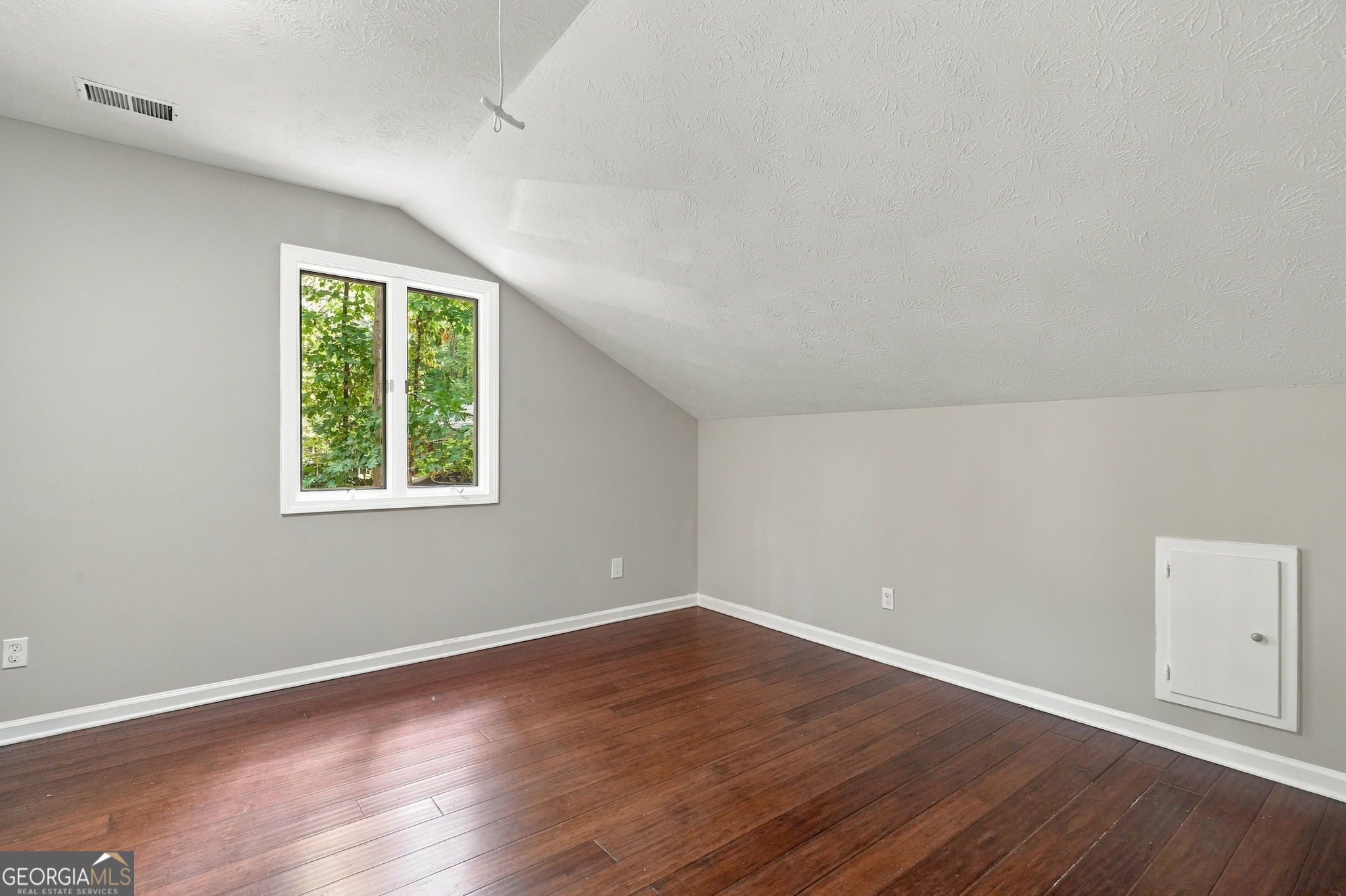 2936 Henderson Road Property Photo 34