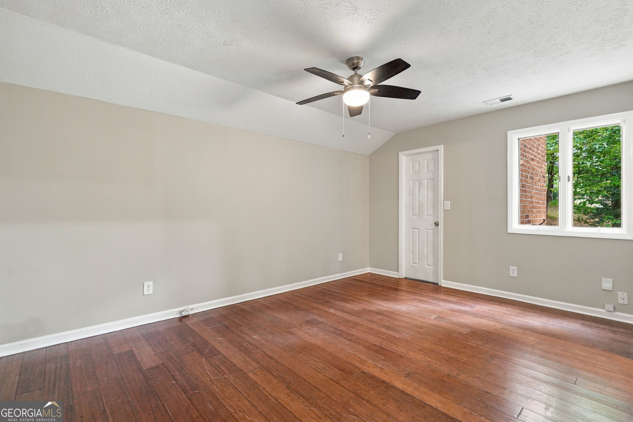 2936 Henderson Road Property Photo 41