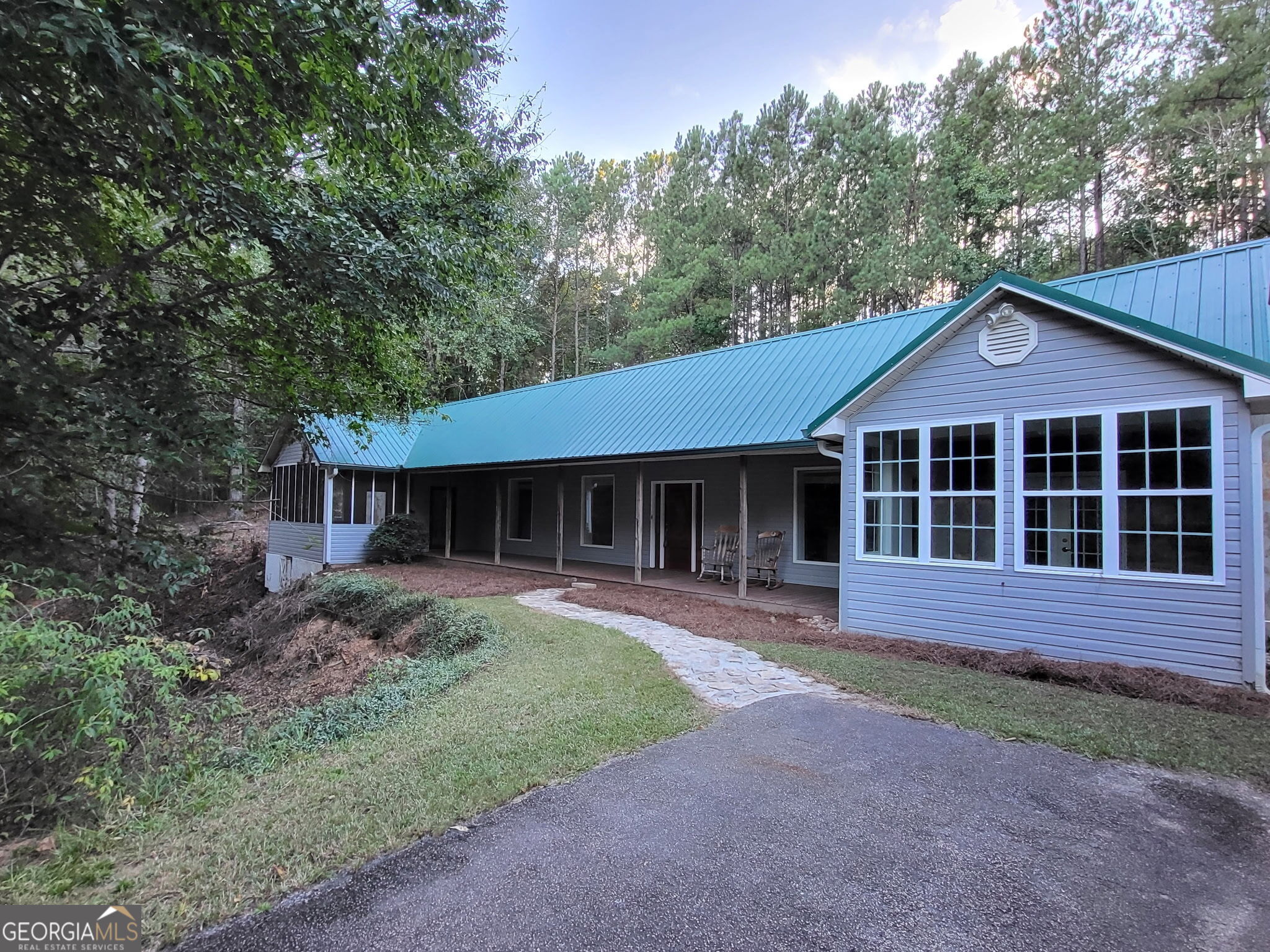 5250 Punkintown Road Property Photo 3