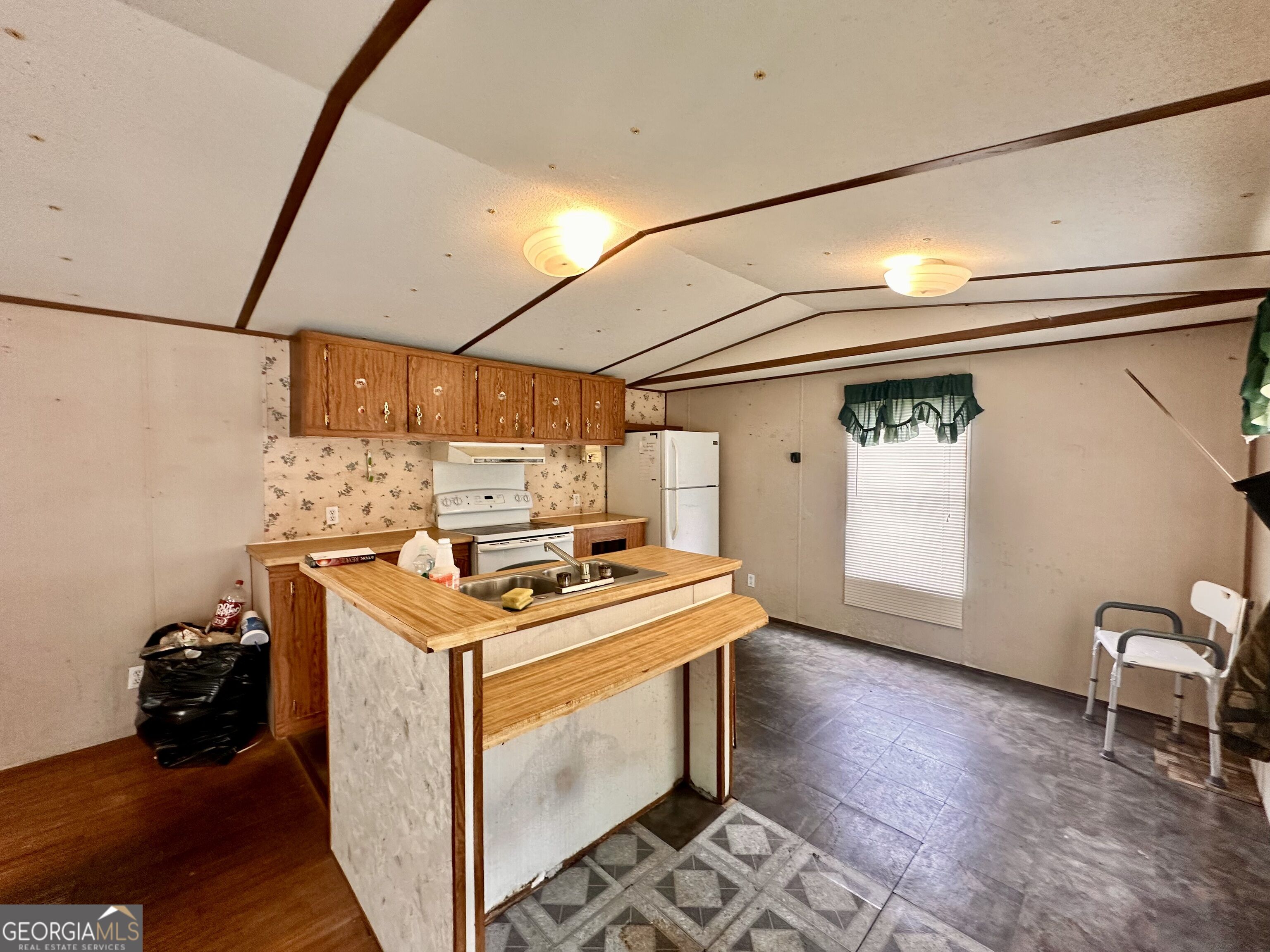 6979 Oak Ridge Circle Property Photo 2