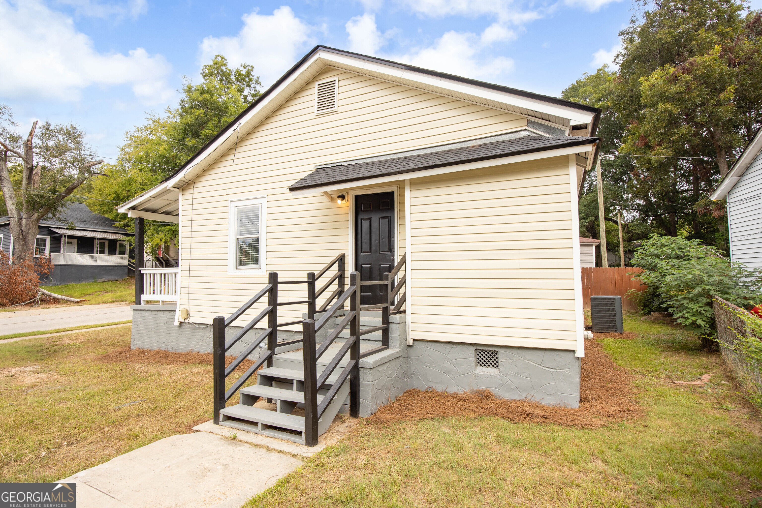 111 Addie Street Property Photo 3