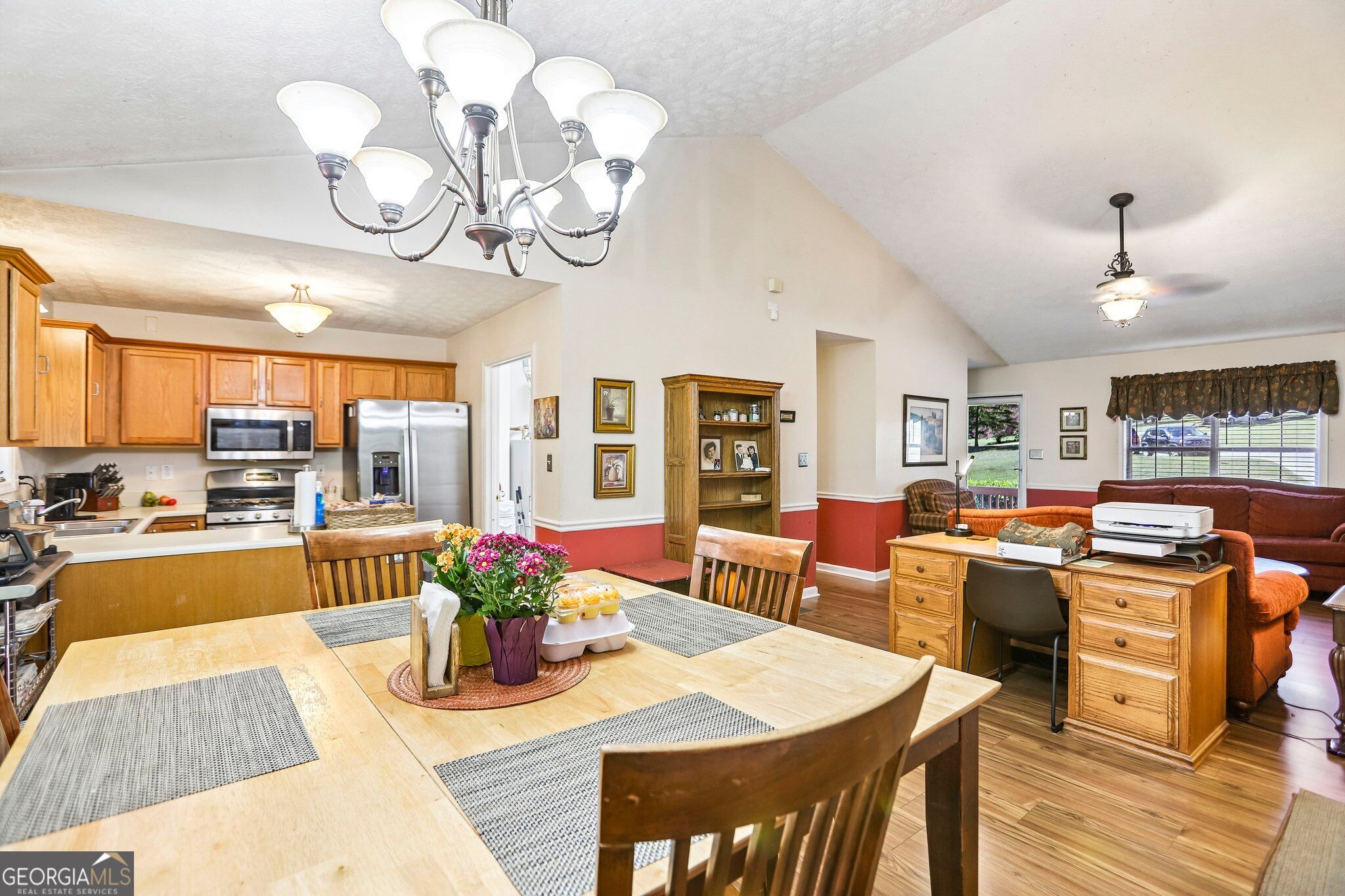 255 Orchard View Property Photo 8