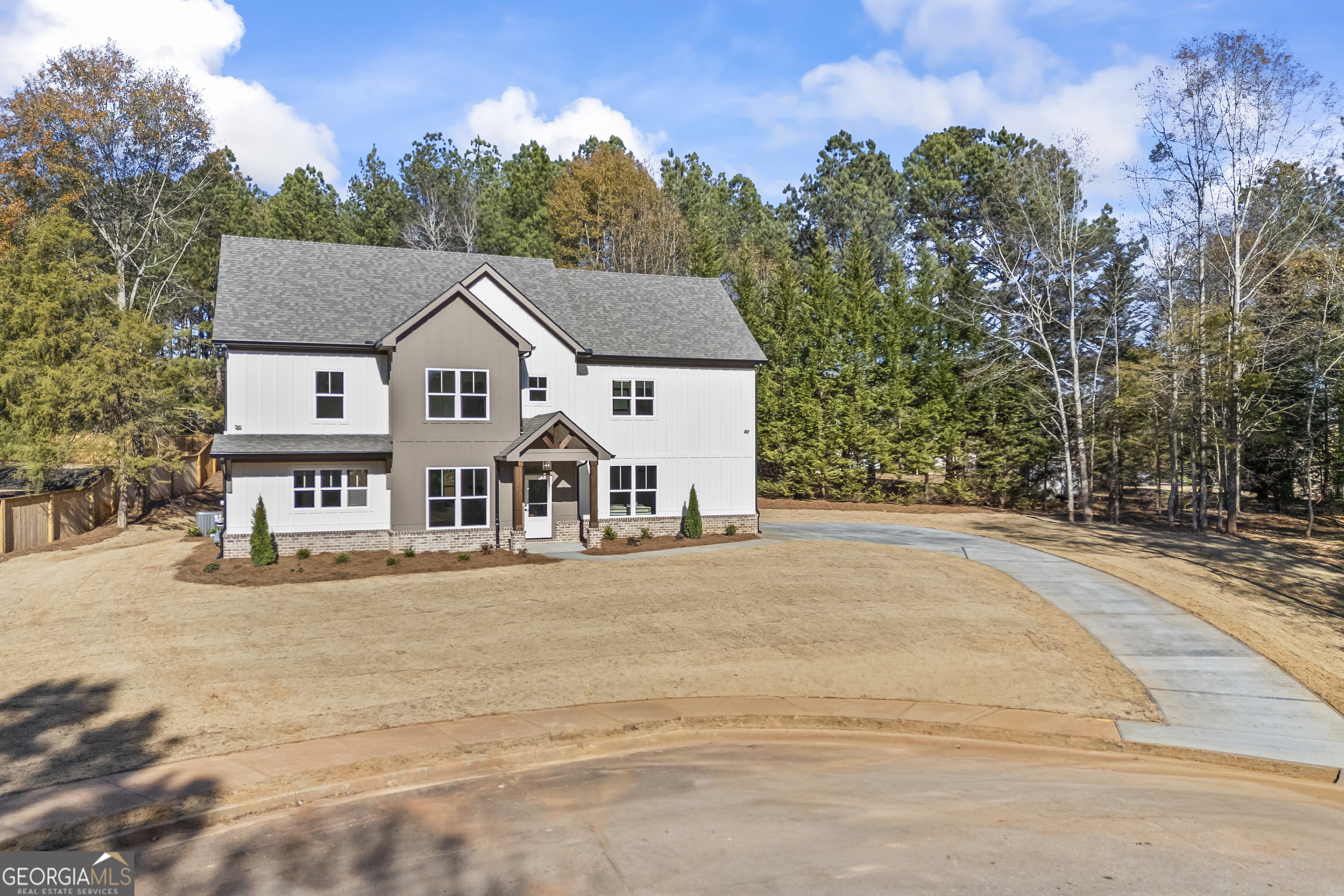 1040 Greenwood Circle Property Photo 1