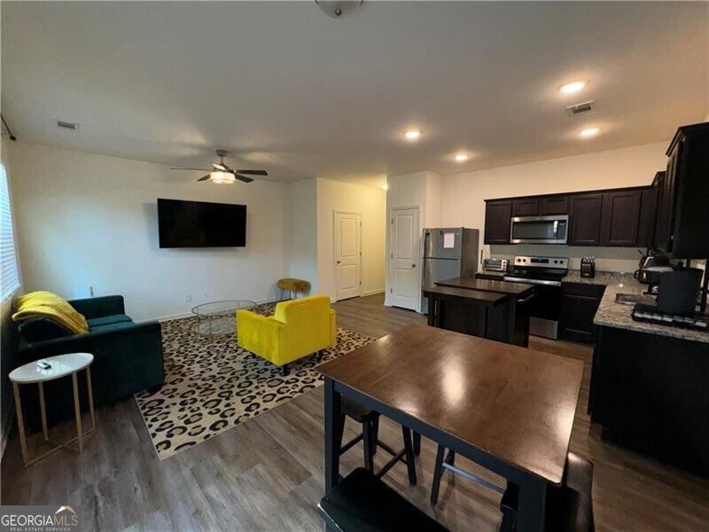 3366 Tarian Way Property Photo 4