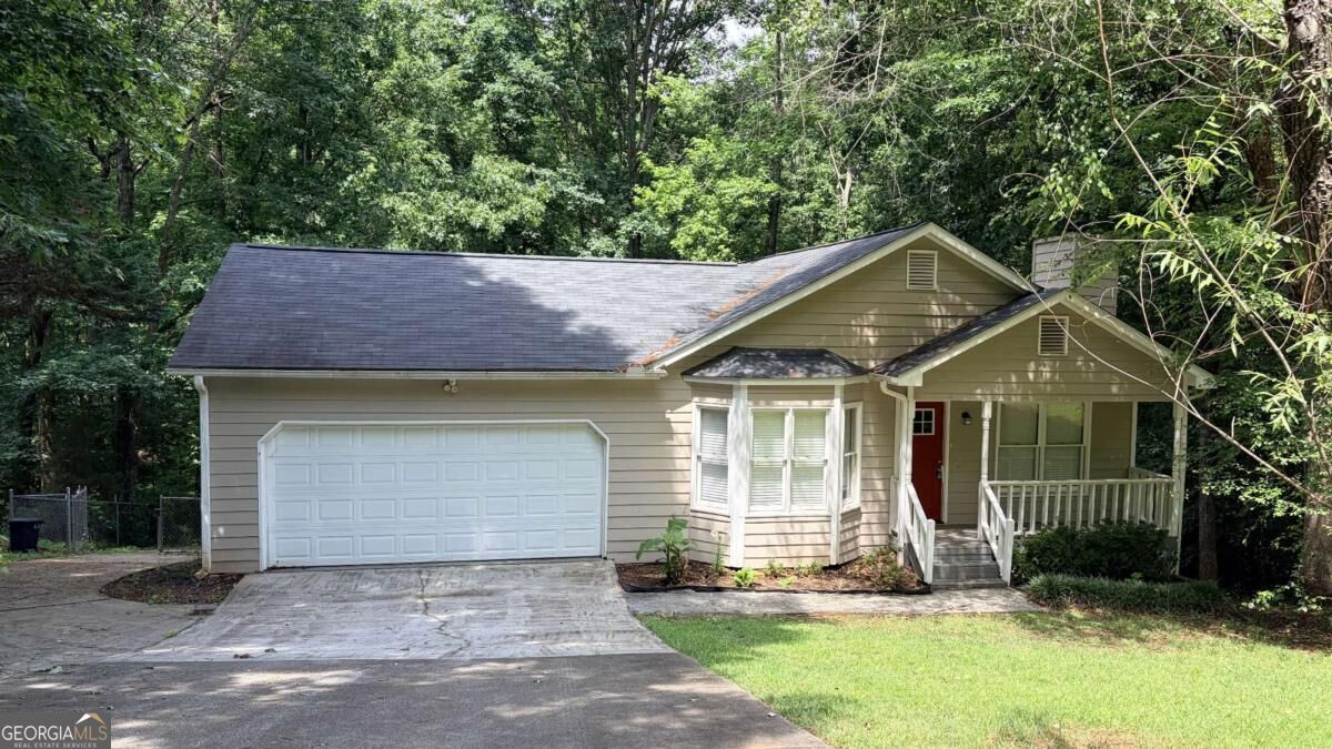 1535 Oakhill Drive Property Photo 1