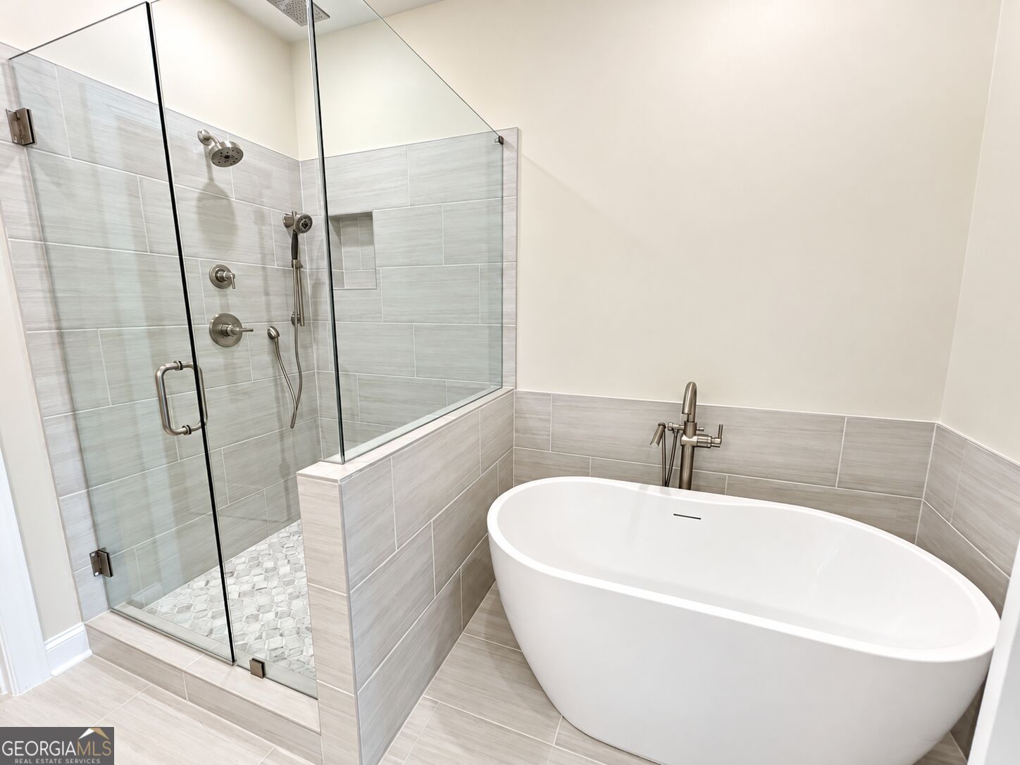 3185 Paley Drive Property Photo 11