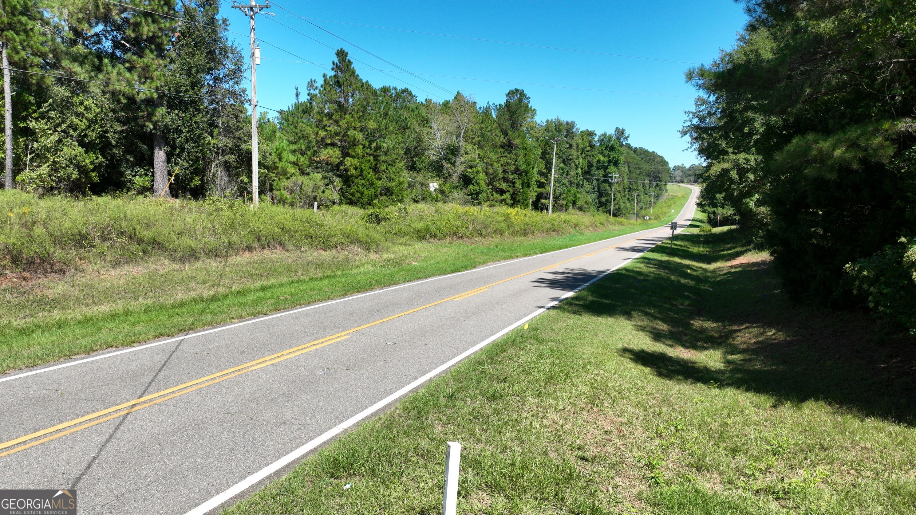 5537 Middleground Road Property Photo 2