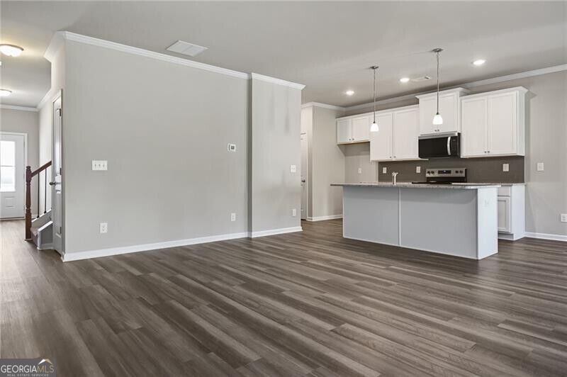 5274 Fox Den Road Property Photo 7