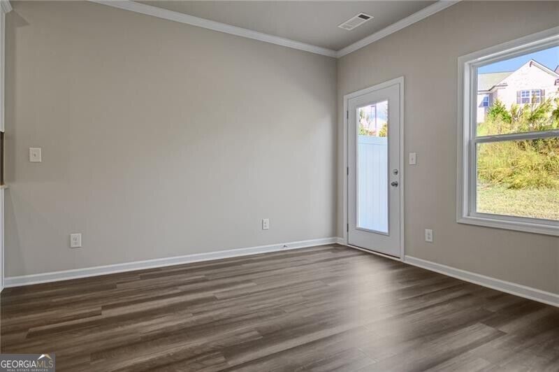 5274 Fox Den Road Property Photo 8