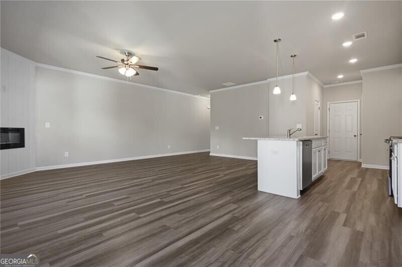 5274 Fox Den Road Property Photo 10
