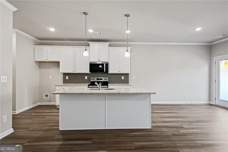 5274 Fox Den Road Property Photo 11