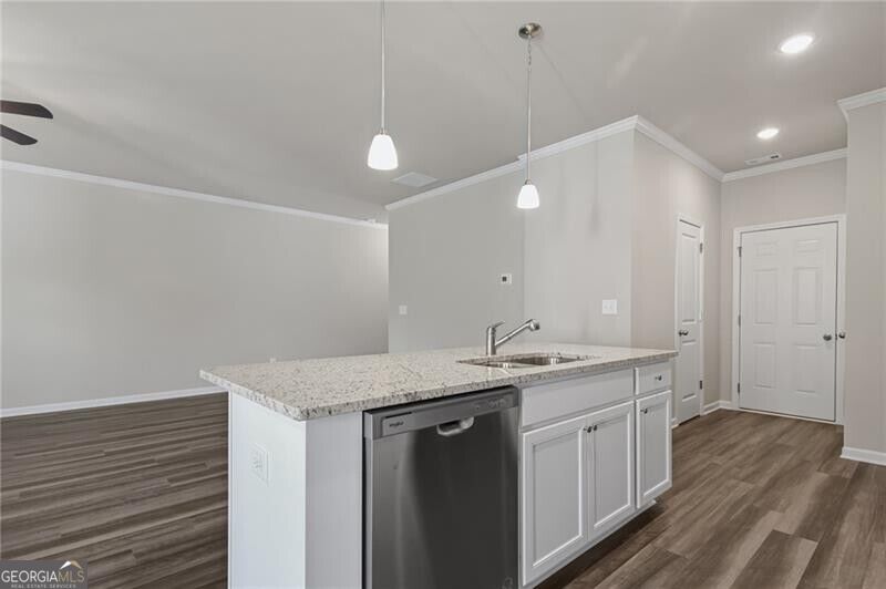 5274 Fox Den Road Property Photo 12