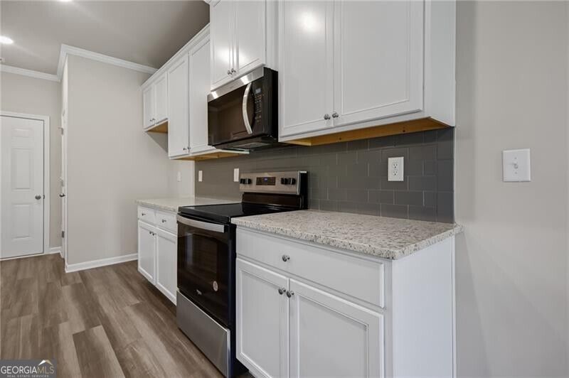 5274 Fox Den Road Property Photo 13