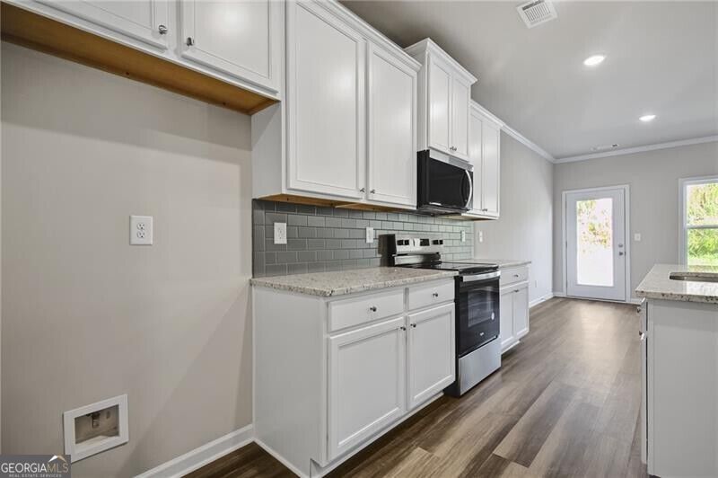 5274 Fox Den Road Property Photo 14