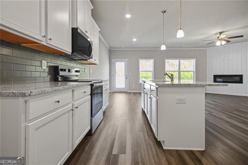 5274 Fox Den Road Property Photo 15