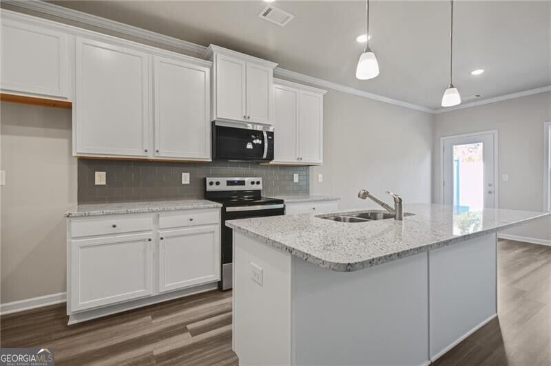 5274 Fox Den Road Property Photo 17