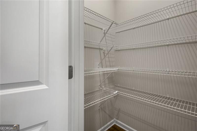 5274 Fox Den Road Property Photo 18