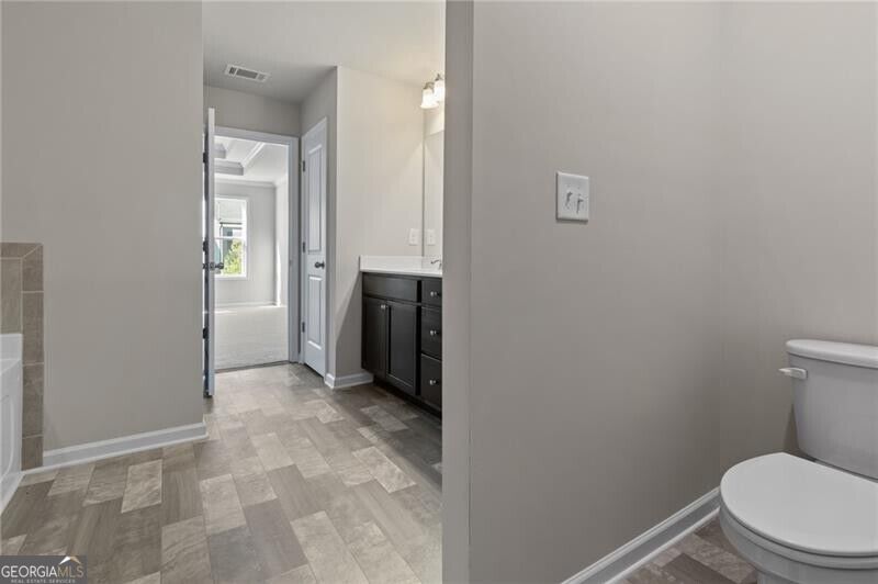 5274 Fox Den Road Property Photo 28